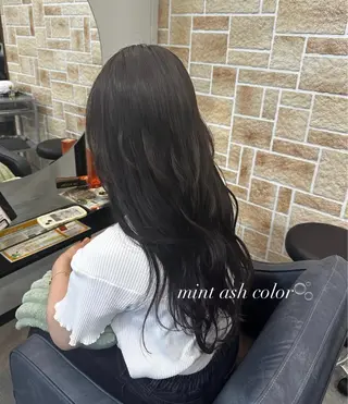 ロング カラー 栗谷 竜希のヘアスタイル