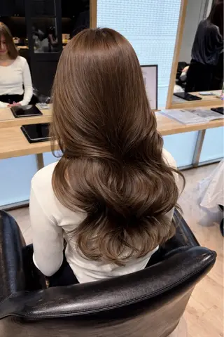 ロング ELLE&SALLY 石野のヘアスタイル