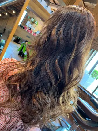 カラー ＠kutsu tetsuoのヘアスタイル