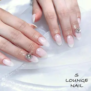ネイル S LOUNGE NAIL所属・パーツたくさん🍓 SUMIのネイルデザイン