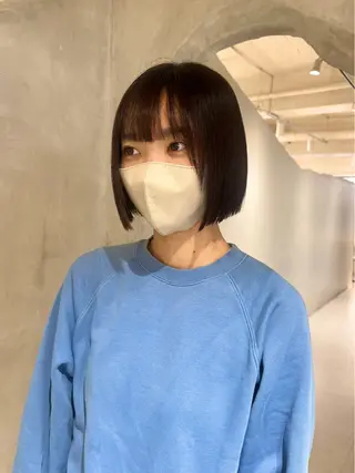ミディアム カラー effect横浜所属・切りっぱなしボブ/ 艶カラー/綾莉のヘアスタイル