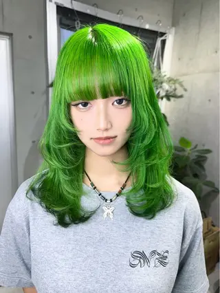 セミロング カラー 名古屋のピンク好き かずくん🦩のヘアスタイル