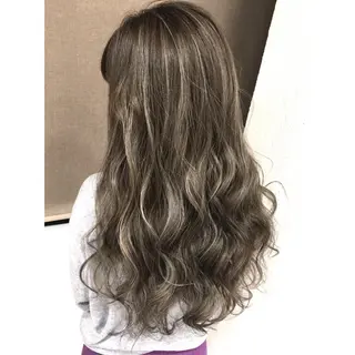 ロング カラー 井上 一平のヘアスタイル