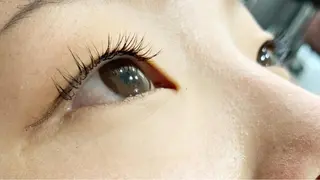 マツエク・マツパ 小林 美央のヘアスタイル