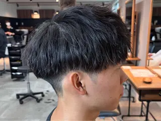 ショート メンズ 男に磨きをかけるフェ ードヘア👊🏼/森のヘアスタイル