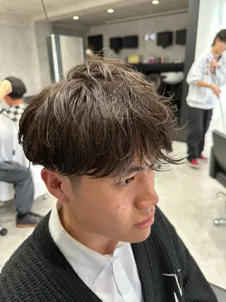 ショート パーマ メンズ ユウ🪄 パーマ指名No1のヘアスタイル