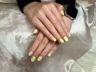 ネイル Roy 心斎橋店所属・Roy 心斎橋 IINUMAのネイルデザイン