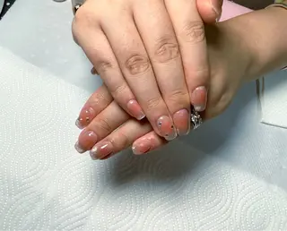 ネイル pink ladyサロン所属・べ にのネイルデザイン