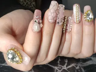 ミディアム ネイル クロキ 。のネイルデザイン