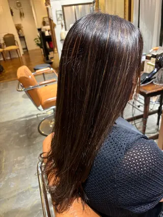 ロング カラー トリコヘアサロン 新井千智のヘアスタイル