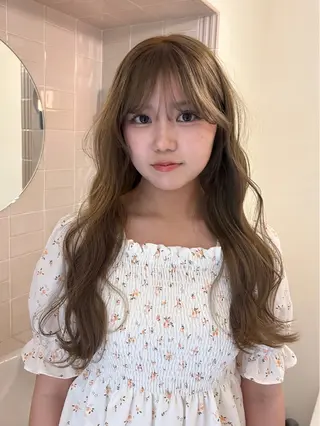 カラー 藤原 美羽のヘアスタイル