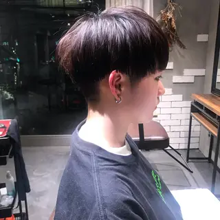 ショート 柔らかブラウン/顔周 りレイヤー♡ユウシのヘアスタイル