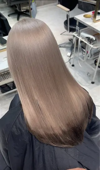 ロング カラー TENSHO ハイトーンレイヤーのヘアスタイル