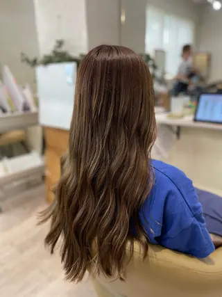 ロング 茅野 あゆ美のヘアスタイル