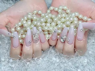 ネイル 🦋 Queenieのネイルデザイン