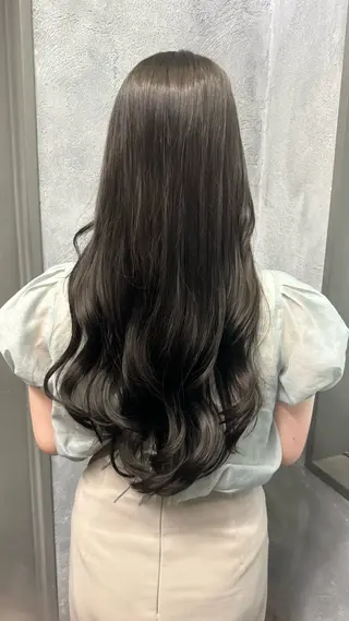 ロング カラー Graphy  札幌所属・🐺ﾅｶﾑﾗ ﾓﾓｶのヘアスタイル