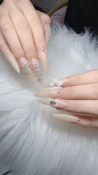 ネイル Lee Nailsのネイルデザイン