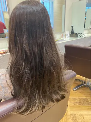 ロング カラー 渡辺 リリのヘアスタイル