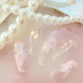 ネイル ビーケア自由が丘所属・えみ えみのネイルデザイン