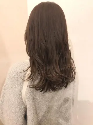 セミロング カラー Luccica所属・🌏山根 アイ🌏のヘアスタイル