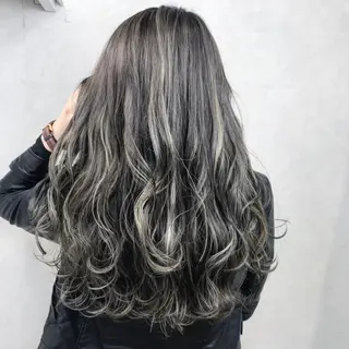 ロング カラー TATSUYA アートディレクターのヘアスタイル