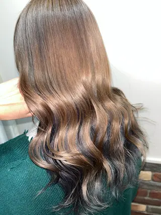 セミロング おかにわ みりのヘアスタイル