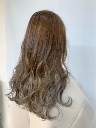 ロング ⭐️レイヤーカット 大人気　三澤康司⭐️のヘアスタイル