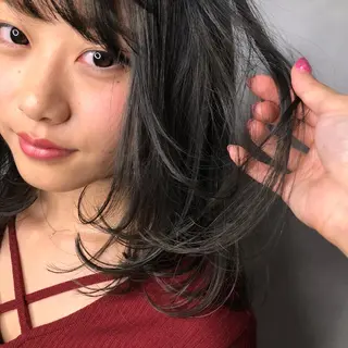 セミロング カラー ORIKA 美容室のヘアスタイル