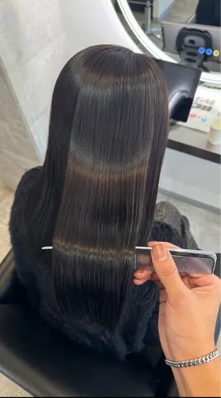 ロング _WHITE所属・_white 髪質改 善ハイライト吉田裕馬のヘアスタイル