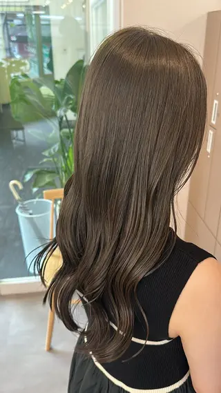 セミロング SALOWIN神戸三宮店所属・西口 源一のヘアスタイル