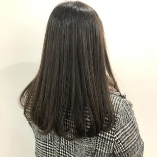 ロング カラー akane .のヘアスタイル