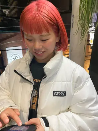 ミディアム カラー qiie/ワンカラー インナーカラーのヘアスタイル