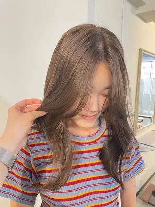 セミロング カラー sherry/R所属・sherry/R 三川町　川口真里奈のヘアスタイル