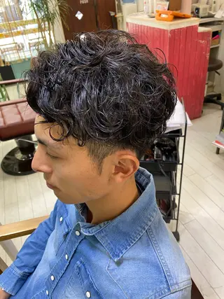 パーマ メンズ 🩶西 雪乃/透明感 くすみカラー🫧のヘアスタイル