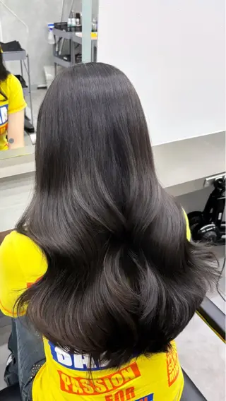 ロング 🚨メンズ曲がる 縮毛矯正りおん🚨のヘアスタイル