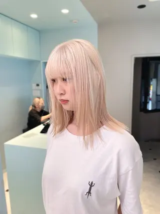 セミロング ブリーチ✖️ 縮毛LANDのヘアスタイル