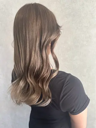 ロング Bish Yanaのヘアスタイル