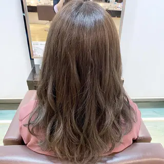 ロング カラー XXXY'S Color Flip所属・小宮 真理奈のヘアスタイル