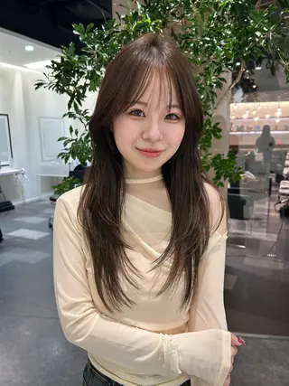 ロング カラー 中原 優美のヘアスタイル