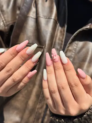 ネイル kina Ｗ🦭のネイルデザイン