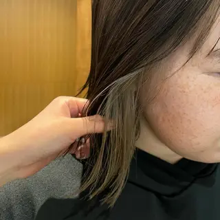 カラー soi 小島陽香のヘアスタイル