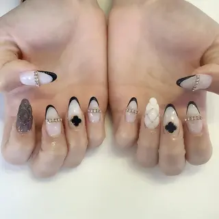 ネイル 💎🐰 saki. m 🐰💎のネイルデザイン