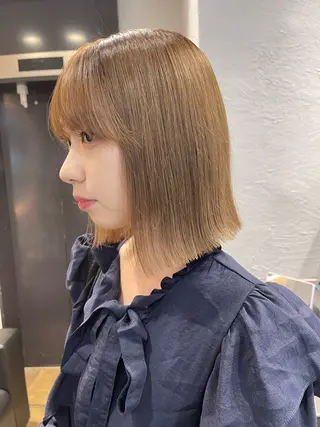 ミディアム カラー TATSUブリーチ/ ミルクティーベージュのヘアスタイル