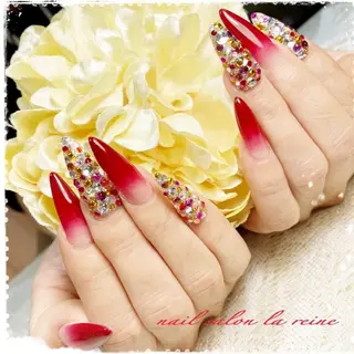 ネイル nail salon  la reine所属・nail salon la reineのネイルデザイン