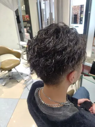 メンズ ショート パーマ 柏葉 和也のヘアスタイル