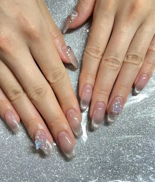 ネイル VIERU 🌈🎀💖のネイルデザイン