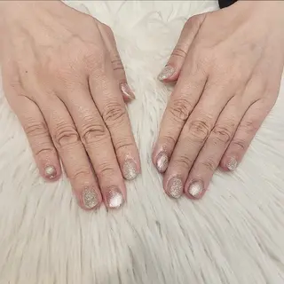 ネイル 💙🤍Tiary M🤍💙のネイルデザイン