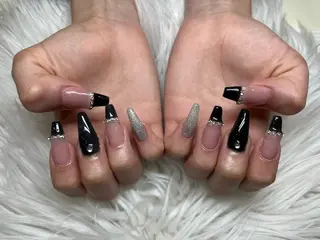 ネイル SOARE🤍 🤍のネイルデザイン