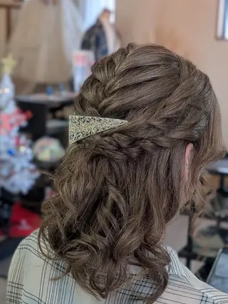 ミディアム ヘアアレンジ HI SAの眉毛・アイブロウイメージ