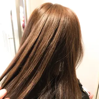 セミロング ハイトーン×レイヤー カットTAKUMIのヘアスタイル